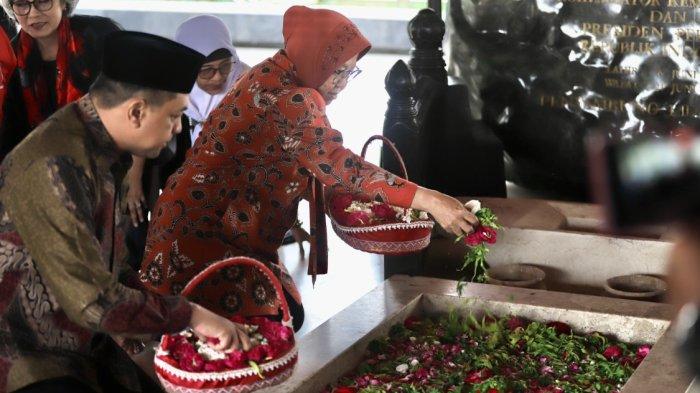 Jelang Pilgub 2024, Risma-Gus Hans Nyekar Makam Bung Karno dan Tokoh Ulama