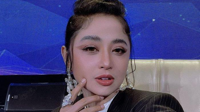 Dewi Perssik
