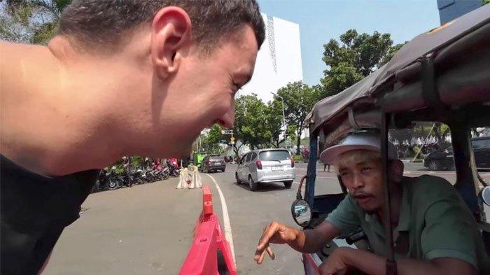 Sopir bajaj fasih bahasa Inggris