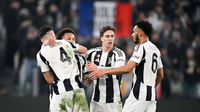 MERAYAKAN GOL - Para pemain Juventus melakukan selebrasi gol dalam pertandingan melawan PSV di babak play-off 16 besar Liga Champions di Allianz Stadium, Rabu (12/2/2025). Juventus menang 2-1, itu merupakan kemenangan ketiga beruntun di musim ini. Sejumlah wakil italia juga mengais asa. (Laman Resmi Juventus).