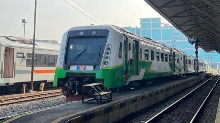JADWAL KERETA - Penampakan KAI Commuter Line Daop 8 Surabaya. Adapun KAI Commuter akan memberlakukan Grafik Perjalanan Kereta Api (Gapeka) 2025 pada 1 Februari mendatang, Kamis (31/1/2025).