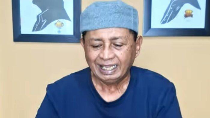JADI AFILIATOR - Pelawak senior kelahiran Lumajang, Kadir kini banting stir jadi afiliator. Dalam sebulan, ia gajian UMR, Selasa (1/7/2025).