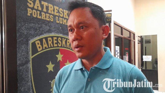 Kasatreskrim Polres Lumajang, AKP Achmad Rochim, mengatakan, pihaknya masih menyelidiki kasus perampokan bersenjata tajam yang menggasak emas seberat 315 gram milik SE (53) juragan sapi dari Desa Mojosari, Kecamatan Sumbersuko, Kabupaten Lumajang, Rabu (6/12/2023).