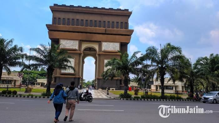 Kawasan Simpang Lima Gumul di Kabupaten Kediri.