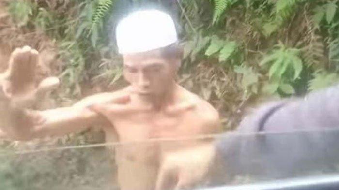 Ketua RW viral karena sukarela perbaiki jalan rusak pakai uang warga