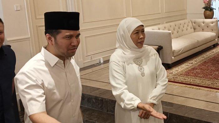 Khofifah Indar Parawansa bersama Emil Dardak di rumah pribadi Khofifah, Selasa (27/8/2024).