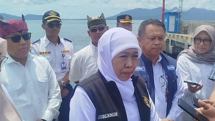 HRD RESIGN - Khofifah Indar Parawansa saat ditemui di sela sela kegiatannya beberapa waktu yang lalu. Khofifah bongkar kondisi memprihatinkan organisasi UD Sentosa Seal, termasuk nasib ijazah para pegawainya.