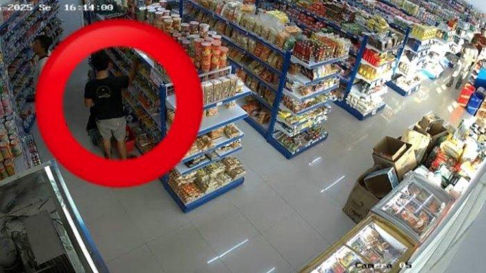 TEREKAM CCTV - Komplotan maling susu formula terekam CCTV minimarket di Jalan Raya Ponorogo-Magetan, Desa/Kecamatan Sampung, Kabupaten Ponorogo, Jatim, Senin (5/5/2025) lalu. Pelaku mengempit susu formula di kedua paha.