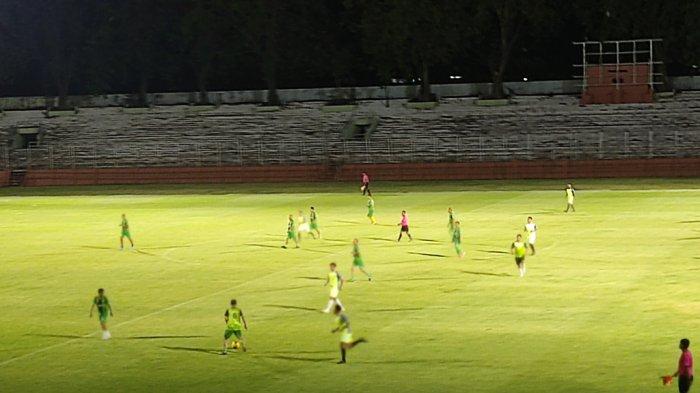 Laga Trofeo Unika 2023 yang berlangsung di Stadion Gelora 10 November Tambaksari Surabaya, Minggu (30/7/2023).