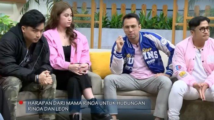 Leon Dozan tersenyum saat dinasihati oleh Raffi Ahmad dan Irfan Hakim. Nasihat yang disampaikan Raffi dan Irfan ini ada kaitannya dengan kasus Leon sebelumnya.