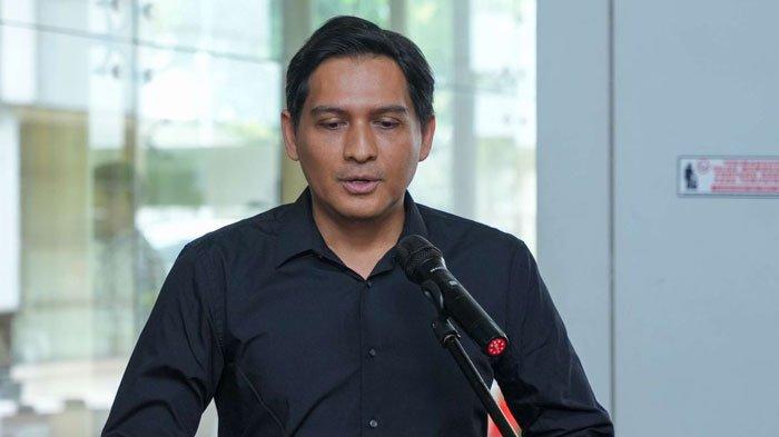 KONTROVERSI LIBURAN - Foto arsip Bupati Indramayu, Lucky Hakim, Minggu (16/2/2025). Lucky menjadi perbincangan karena liburan ke Jepang saat masa libur Lebaran. Ia sempat mendapat teguran dari Gubernur Jawa Barat, Dedi Mulyadi.