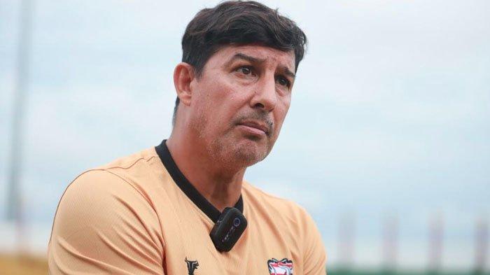 Madura United resmi merekrut Angel Alfredo Vera sebagai Pelatih Madura United, Selasa (21/1/2025).