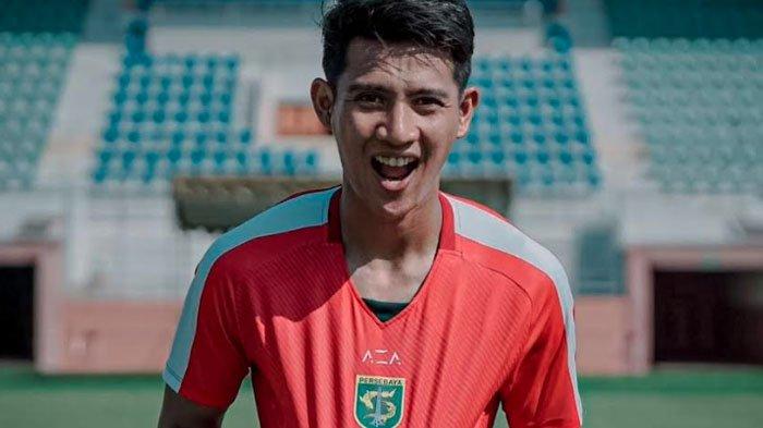 Malik Risaldi saat menjalani latihan Persebaya Surabaya di Stadion Gelora 10 November Surabaya, 2024.