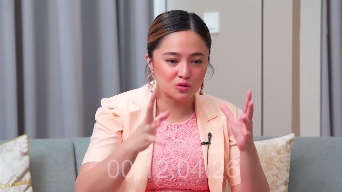 Marshanda saat menceritakan kisahnya yang pernah dirukiah sebelum didiagnosa bipolar