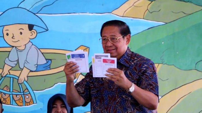 Melihat SBY dan Keluarga Nyoblos di TPs 16 Ploso Pacitan