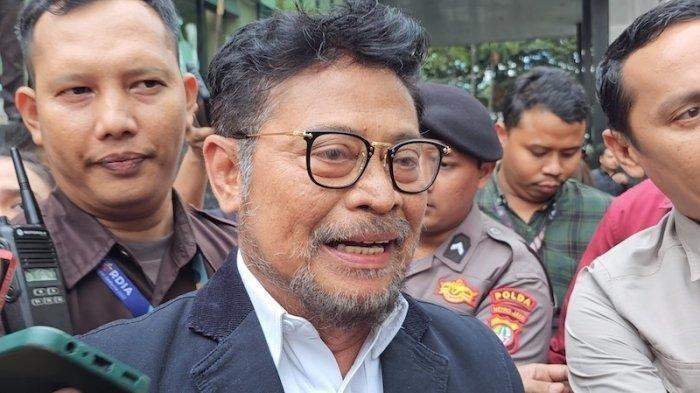 Mentan Syahrul Yasin Limpo usai diklarifikasi KPK selama 3,5 jam terkait penyelidikan dugaan korupsi di Kementerian Pertanian, Gedung ACLC KPK, Jakarta, Senin (19/6/2023).