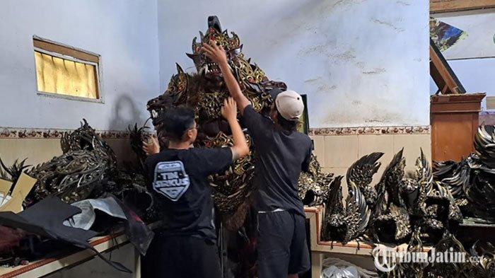 Pengrajin Kostum Karnaval Asal Gondanglegi Malang Banjir Pesanan di Momen Agustustusan