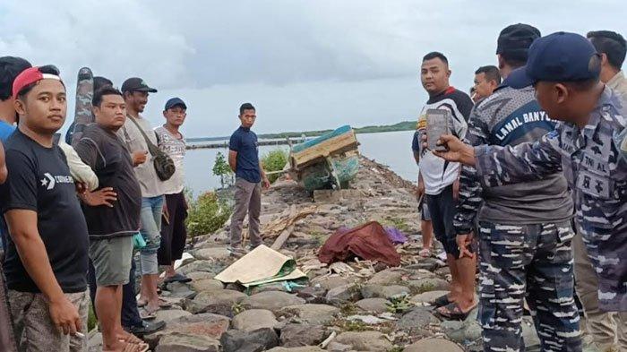 Didik, nelayan asal Kota Probolinggo yang ditemukan meninggal dunia saat sedang memperbaiki dan mengecat perahunya, pada Senin (13/1/2025) sore.