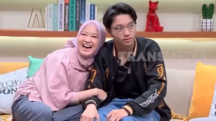 Okie Agustina dan anaknya, Kiesha Alvaro yang kini sering bersama