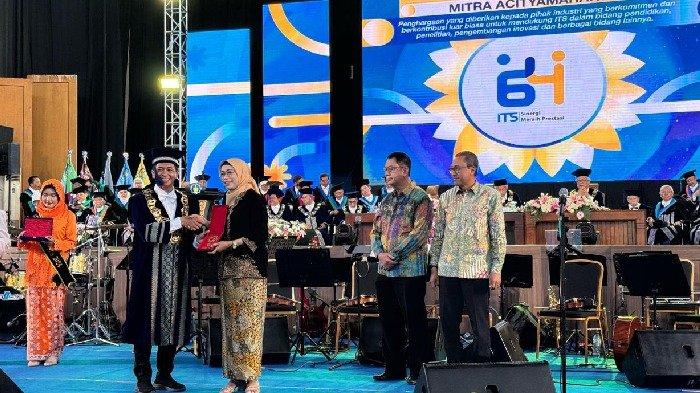 PT ASSI Terima Penghargaan dari ITS dan Politeknik Negeri Madura