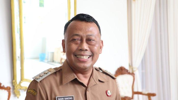 PUTUSAN MK - Calon Bupati (Cabup) Ponorogo, Sugiri Sancoko saat memberikan keterangan tentang putusan MK perihal sengketa Pilkada 2024 di Rumah Dinas Bupati Ponorogo, Pringgitan, Ponorogo, Jatim, Selasa (4/2/2025). Gugatan Pasangan calon (Paslon) nomor urut 01, Ipong Muchlissoni - Segoro Luhur Kusuma Daru ditolak Mahkamah Konstitusi (MK), terkait hasil pemilihan Pilkada Ponorogo 2024.