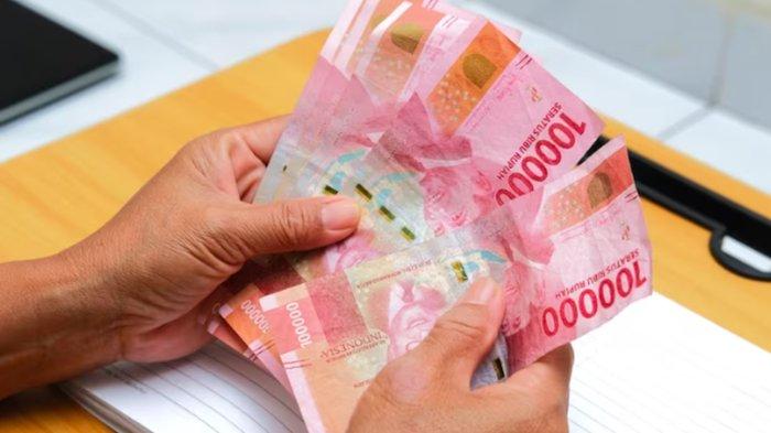 KARYAWAN MOGOK KERJA - Ilustrasi uang untuk berita puluhan karyawan Badan Usaha Milik Daerah (BUMD) PT. Sumekar, Kabupaten Sumenep, Jawa Timur, mogok kerja karena tidak menerima gaji hampir 2 tahun.