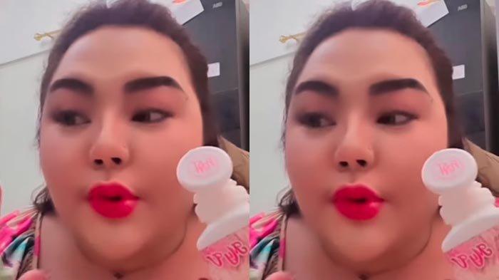 NASIB LISA MARIANA- Potret terbaru Lisa Mariana yang mengaku punya anak dari mantan Gubernur Jawa Barat, Ridwan Kamil. Kini ia didesak untuk lakukan tes DNA kepada dua pria lain.
