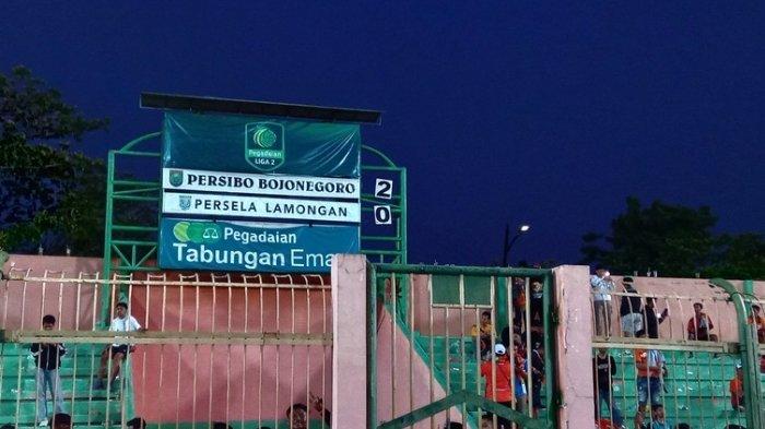 Papan skor SLS Bojonegoro tunjukkan hasil laga Persibo Bojonegoro vs Persela Lamongan, Sabtu (12/10/2024) sore.