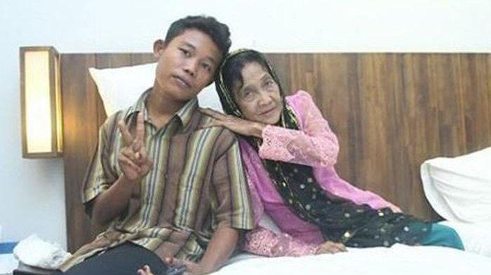 Pasangan Nenek Rohaya dan Selamet.
