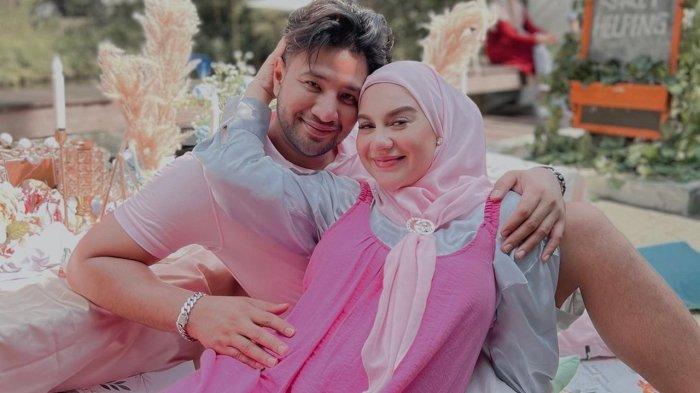 Bukan Ammar Zoni sang suami, namun hal yang menjadi fokus utama Irish saat ini adalah kedua buah hatinya, Air Rumi dan Amala.