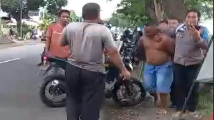 Pelaku curanmor saat ditangkap dan diamankan polisi Situbondo, Jumat (26/4/2024)