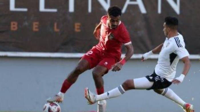 Pemain Timnas Indonesia, Yakob Sayuri, dalam laga uji coba kontra Libya, Stadion Titanic Mardan, Antalya, Turki, Jumat (5/1/2024).