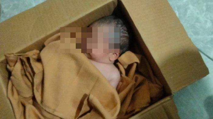 Bayi laki-laki yang baru dilahirkan seorang santriwati