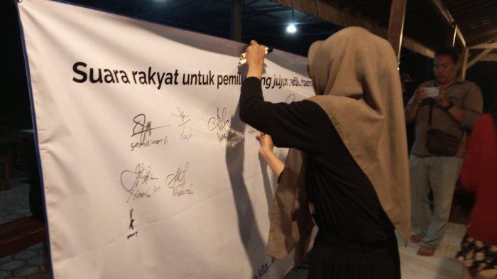 Penandatanganan  seruan rakyat untuk Pemilu yang jujur, adil, damai dan bermartabat.