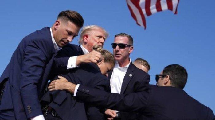 Pengakuan Donald Trump setelah ditembak oleh orang misterius, ia pun menyampaikan nasib penembaknya usai melakukan aksi, Minggu (14/7/2024).