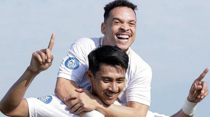 Penyerang sayap Madura United, Malik Risaldi merayakan gol ke gawang PSM Makassar, pada laga PSM Makassar vs Madura United di Stadion Gelora BJ Habibie, Pare-pare, Minggu (8/10/2023).