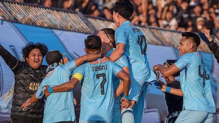 Persela Lamongan berhasil memutus catatan buruk tidak pernah menang di laga perdana 10 tahun terakhir, setelah menumbangkan Persijap Jepara 2-0 di Liga 2 yang dihelat di Stadion Surajaya Lamongan, Minggu (10/9/2023) sore.