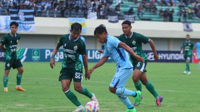 Persela Lamongan tanding lawan   PSKC Cimahi, berakhir  imbang 1-1 dalam laga perdana Babak 8 Besar Liga 2 2024-2025, di Stadion Tuban Sport Center (TSC), Selasa (21/1/2025).