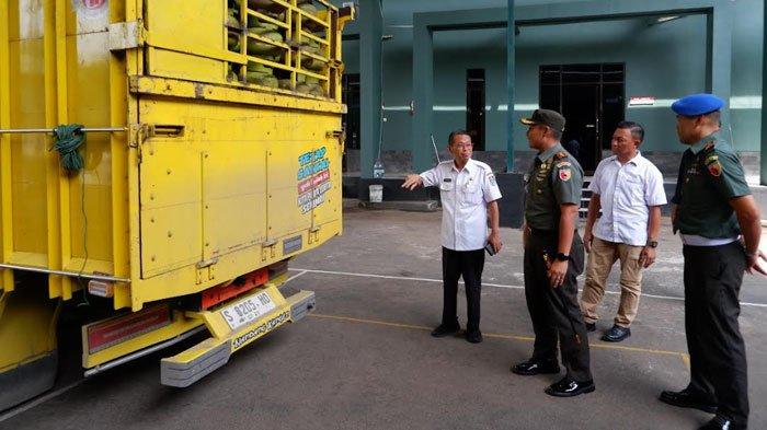 PENYELUNDUPAN ELPIJI - Petugas Kodim 0811 Tuban gagalkan upaya penyelundupan gas elpiji 3 kilogram ke Jawa Tengah. Ratusan tabung berhasil diamankan