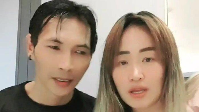 Pinkan Mambo bahas awal mula kisah cintanya dengan sang suami baru yakni Arya Khan. Ia sempat ngakak saat berseloroh jika rasa cinta ke Arya bermula karena kena kualat atas ucapannya dulu.