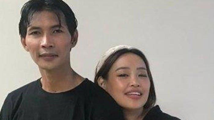 Pinkan Mambo dan Arya Khan - Dalam video viral, terlihat keduanya beradu argumen hingga membuat Arya Khan begitu murka.
