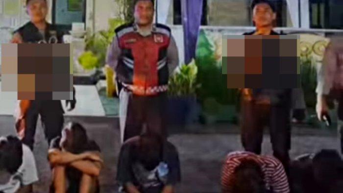 Polisi Karang Pilang dan Tim Respatti Polrestabes Surabaya mengamankan pemuda yang terjaring razia kedapatan bawa senjata tajam