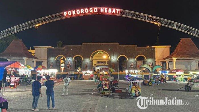 Alun-alun Ponorogo.