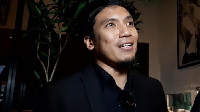 Desta dijodoh-jodohkan dengan Inara Rusli.