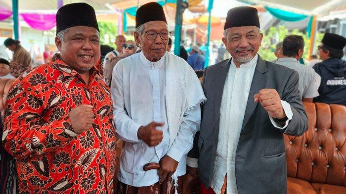 Presiden Partai Keadilan Sejahtera (PKS), Ahmad Syaikhu, dan Ketua DPW PKS Jatim, Irwan Setiawan, Minggu (29/10/2023).