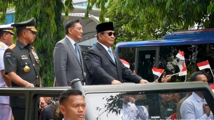 Presiden Prabowo Subianto didampingi Menteri Pertahanan, Sjafrie Sjamsoeddin