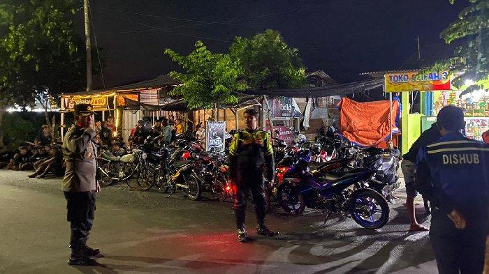Ratusan sepeda motor tak sesuai standar kembali diamankan oleh pihak kepolisian di kawasan Simpang Lima Gumul (SLG), Kecamatan Ngasem, Kabupaten Kediri, Minggu (14/1/2024) dini hari.