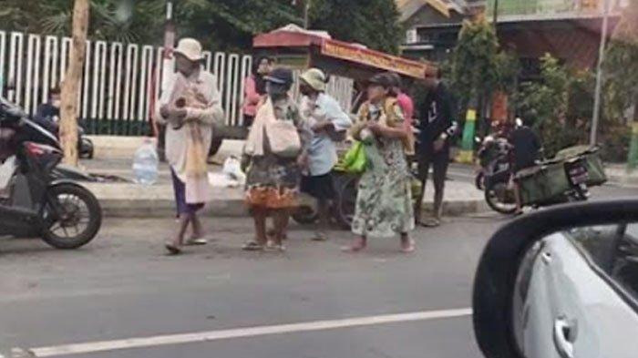 Rekaman netizen yang menampilkan rombongan pengemis berjumlah 4 orang secara ramai meminta-minta di Kota Madiun