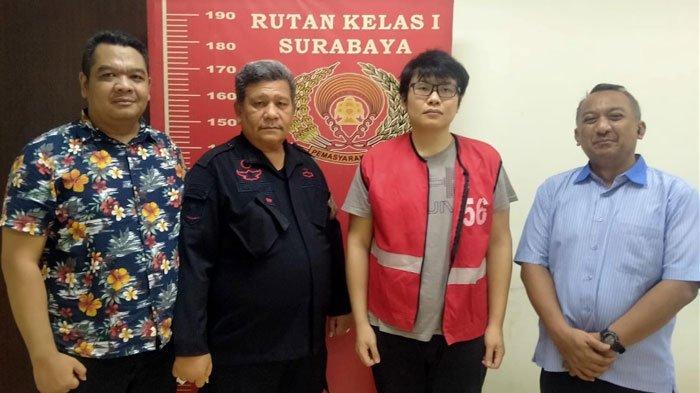 Ronald Tannur saat di Rutan Medaeng dalam artikel berjudul 