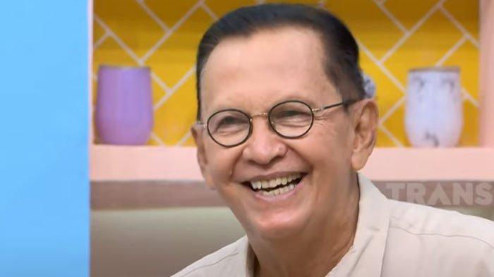 Aktor senior Roy Marten pernah ganti mobil 32 kali dalam setahun di masa kejayaannya.